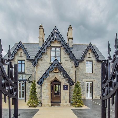 Cae Court Hotel Bridgend  Buitenkant foto