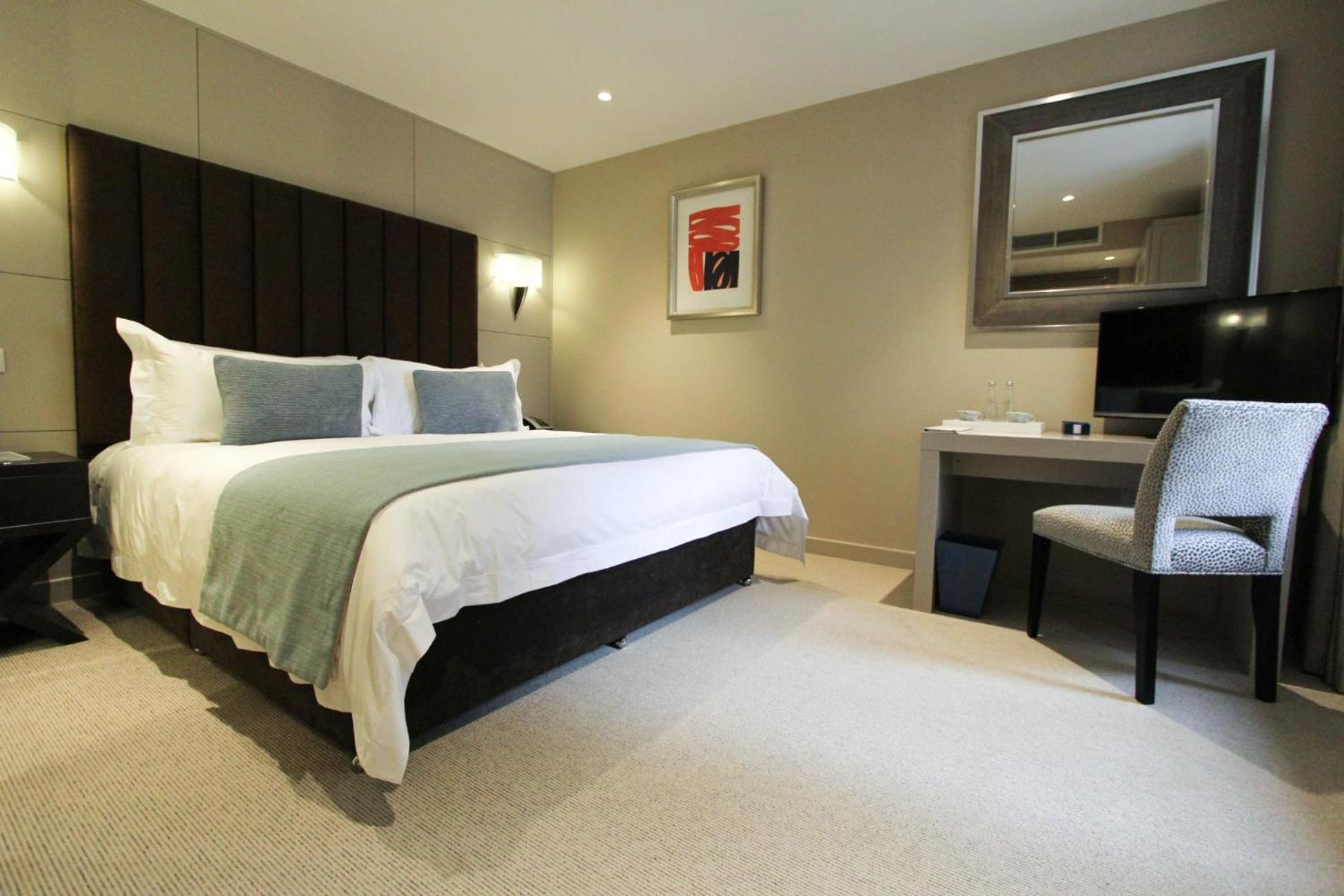 Cae Court Hotel Bridgend  Buitenkant foto
