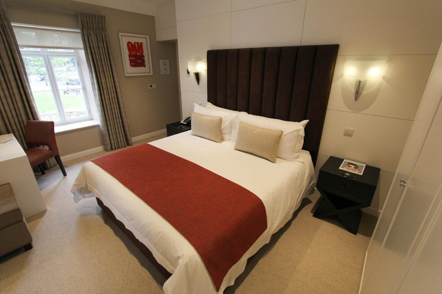 Cae Court Hotel Bridgend  Buitenkant foto