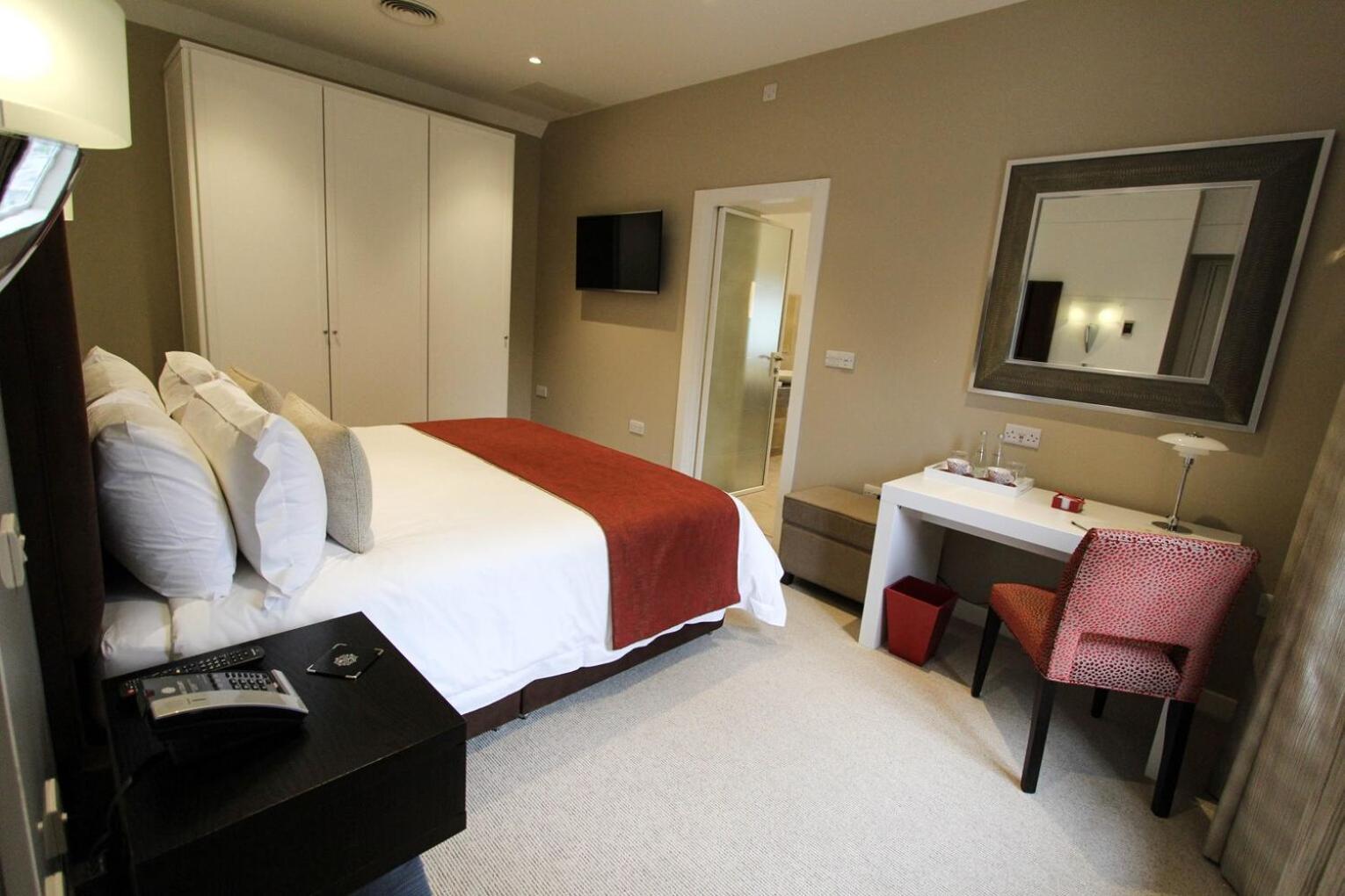 Cae Court Hotel Bridgend  Buitenkant foto